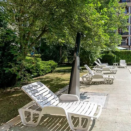 Apartament 1st Floor 1bdr W Kitchen Poolview Ii *